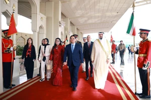 Prime Minister begins official visit to Kuwait 