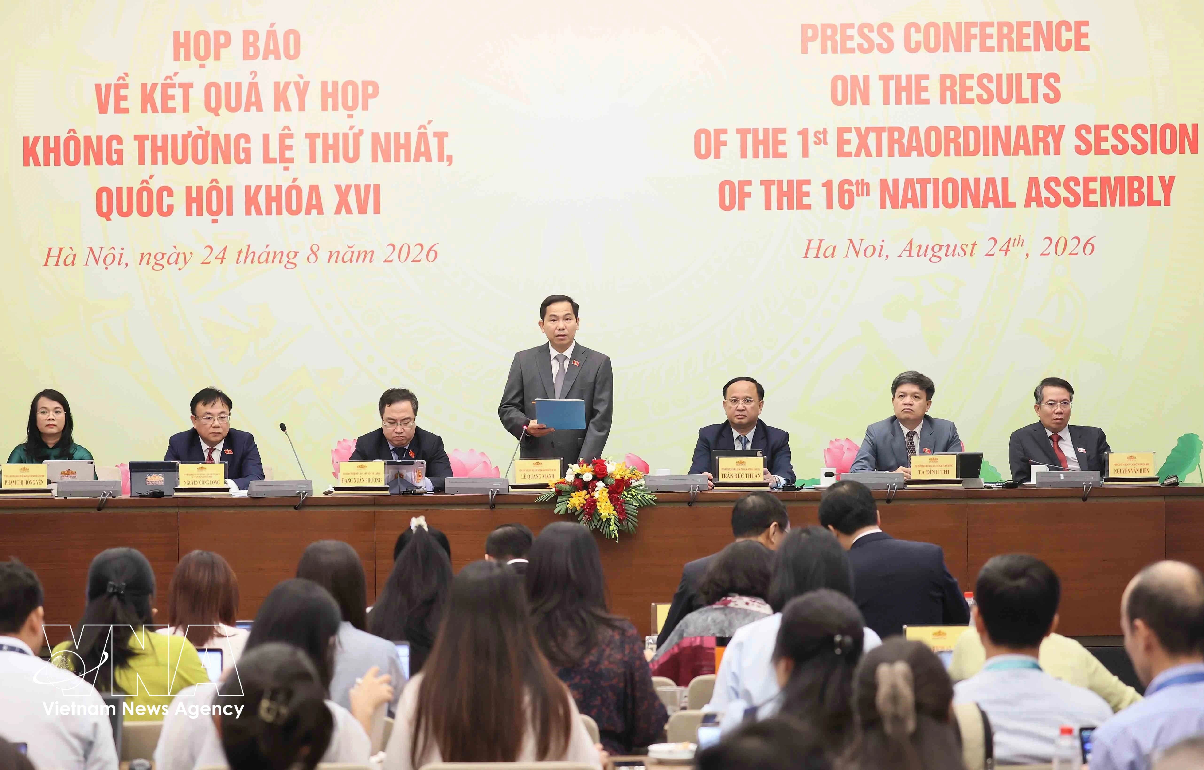 Vice Chairman of the NA Office Nguyen Van Hien speaks at the press conference on August 24. (Photo: VNA)