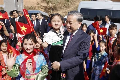 Education in border areas a fundamental, long-term priority: Party chief