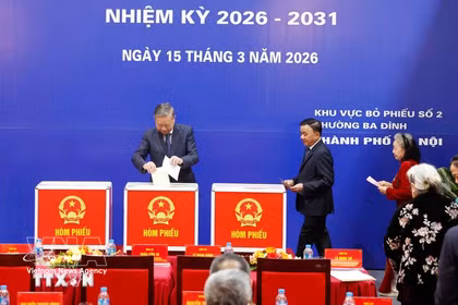 Party General Secretary To Lam casts his vote at Polling Station No. 2 in Ba Dinh ward, Hanoi, on March 27. (Photo: VNA)
