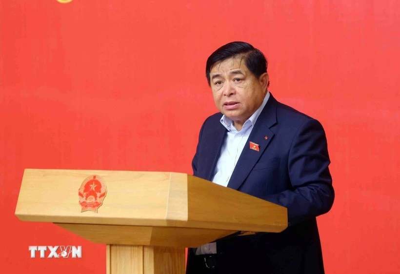 Deputy Prime Minister Nguyen Chi Dung addresses a conference on December 10 to roll out the Resolution of the first Congress of the Government Party Committee for the 2025–2030 term. (Photo: VNA)