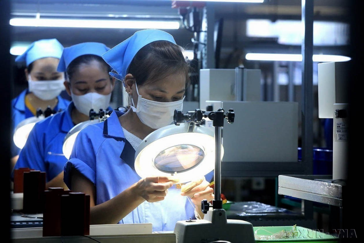 Nearly four decades of reform have transformed Vietnam into a middle-income developing country, actively advancing industrialisation, modernisation, and global integration. In the photo: Temperature measurement component production at Sankoh Vietnam Co., Ltd., a wholly Japanese-invested enterprise at Da River Left Bank Industrial Park, Hoa Binh province. (Photo: VNA) doi-moi-7.jpg
