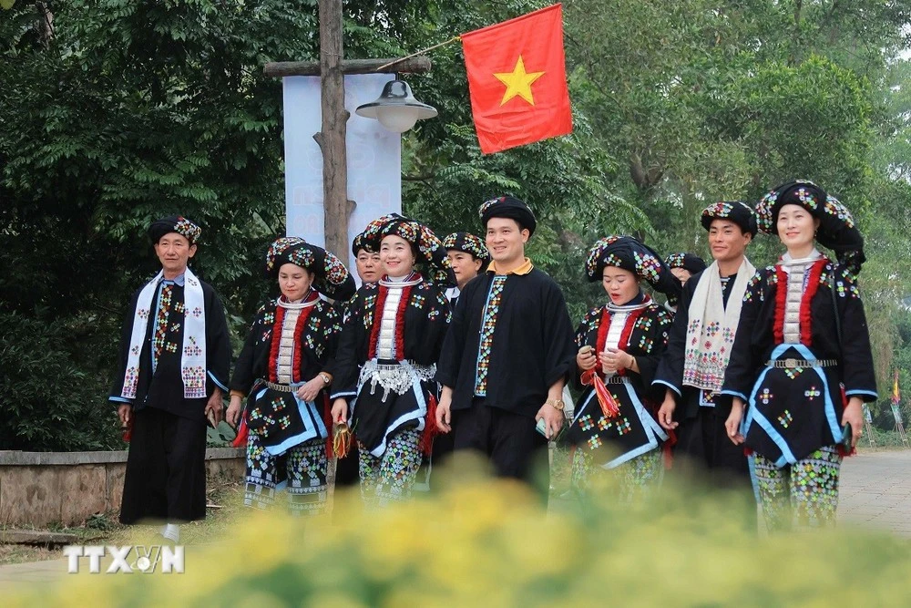 Dao ethnic minority group at the Vietnam National Village for Ethnic Culture and Tourism (Photo: VNA)
