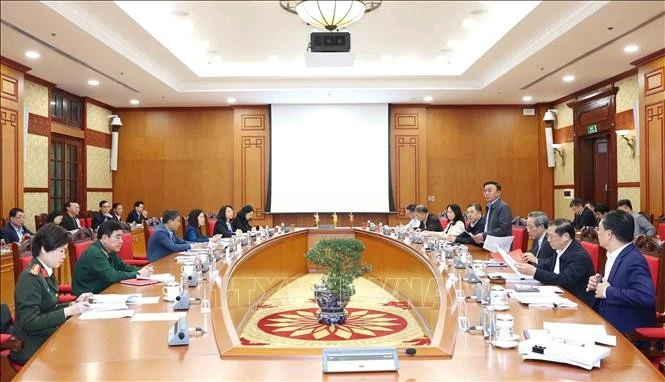 The meeting of the organising subcommittee for the 14th National Party Congress on November 18 reviews preparations for the coming event. (Photo: VNA)
