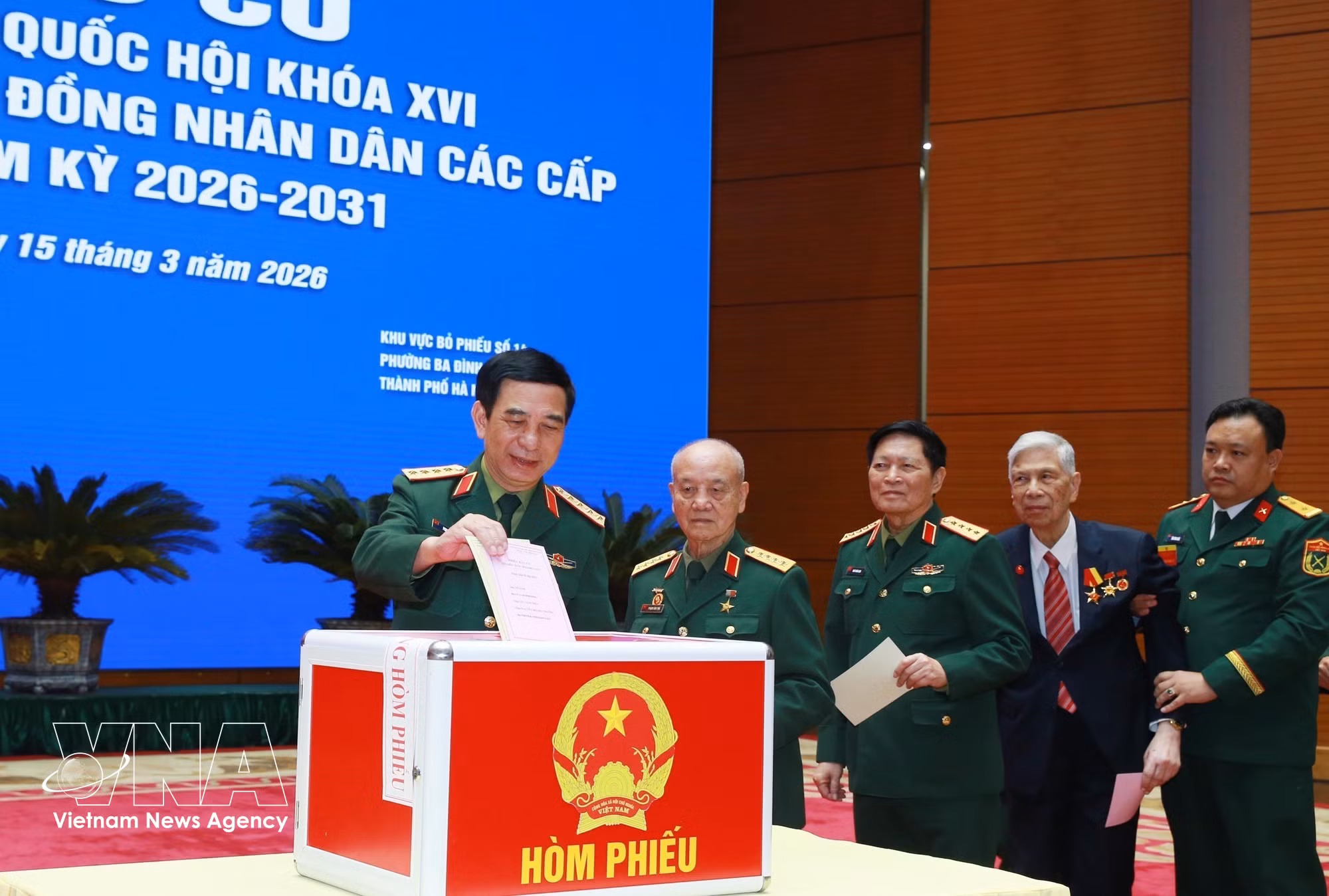 vnanet-bau-cu-tai-khu-vuc-bo-phieu-so-14-phuong-ba-dinh-thanh-pho-ha-noi-bo-quoc-phong-8641811.jpg