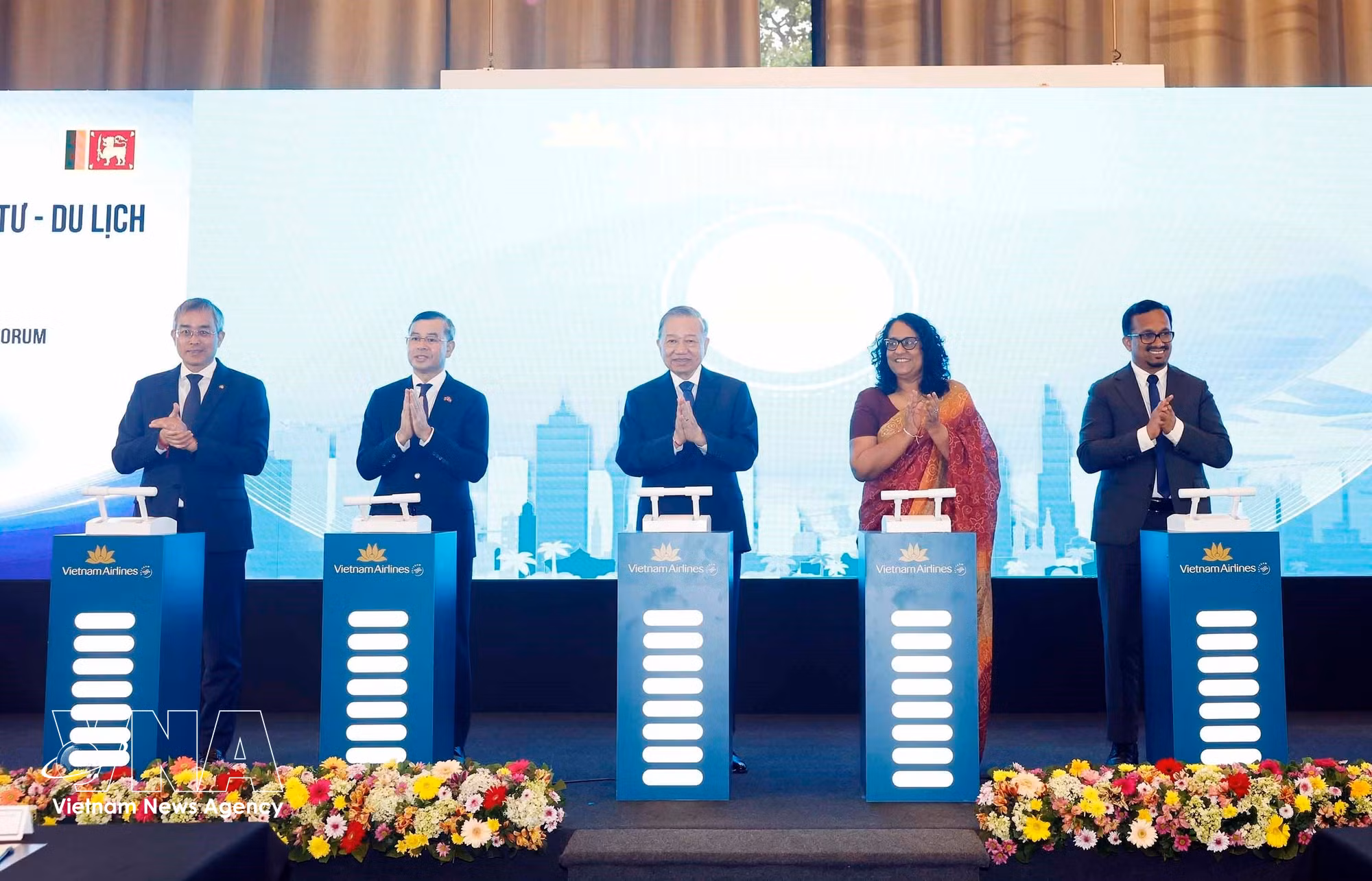 vnanet-potal-tong-bi-thu-chu-tich-nuoc-to-lam-thu-tuong-sri-lanka-harini-amarasuriya-du-dien-dan-doanh-nghiep-viet-nam-sri-lanka-8749504-1.jpg