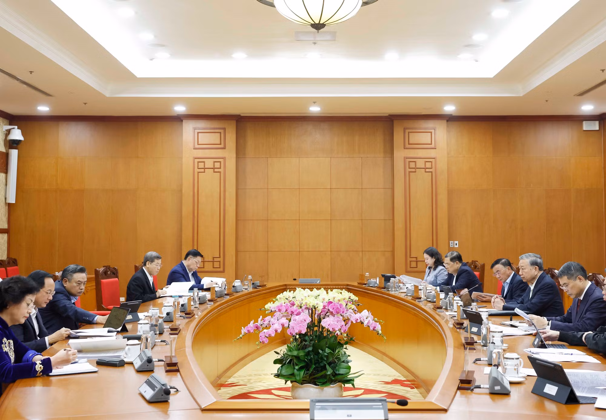 potal-tong-bi-thu-to-lam-chu-tri-phien-hop-cua-ban-bi-thu-ve-cong-tac-to-chuc-tet-binh-ngo-2026-8604351.jpg