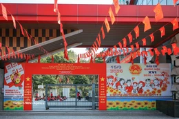 At Chu Van An Secondary School, also Polling Station No. 1, in Tay Ho ward, Hanoi. (Photo: VNA)