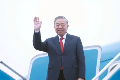 General Secretary of the Communist Party of Vietnam (CPV) Central Committee To Lam leaves Hanoi on February 5 morning for a state visit to Laos. (Photo: VNA)
