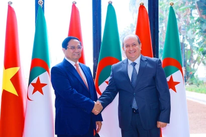 Vietnamese Prime Minister holds talks with Algerian counterpart 