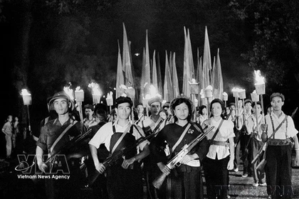 Vietnamese youth steadfast under the Party’s flag