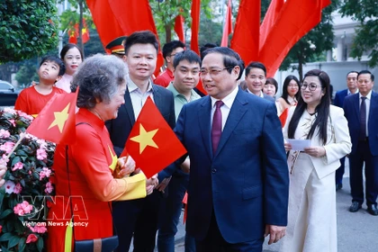 Prime Minister Pham Minh Chinh casts ballot in Tay Ho ward, Hanoi