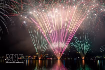 Fireworks light up skies nationwide for Year of the Horse