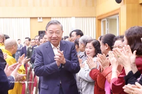 Party leader outlines strategic directions in meeting with Hanoi voters