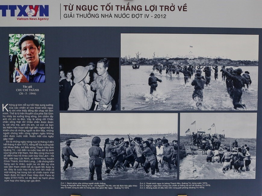 Photographer Chu Chi Thanh is honoured with both the Ho Chi Minh Prize and the State Prize for Literature and Arts. In the photo: The series “Returning triumphantly from the dungeon” wins the State Prize in 2012. (Photo: VNA) anh-7-3182.jpg