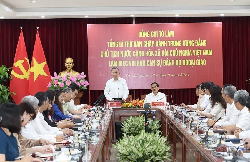 Party General Secretary and State President To Lam works with the Party Committee of the Ministry of Foreign Affairs on the implementation of the 13th Party Congress’s foreign policy and the development of Vietnam’s diplomacy, Hanoi, Aug. 29, 2024. (Photo: VNA) anh-13-6034.jpg