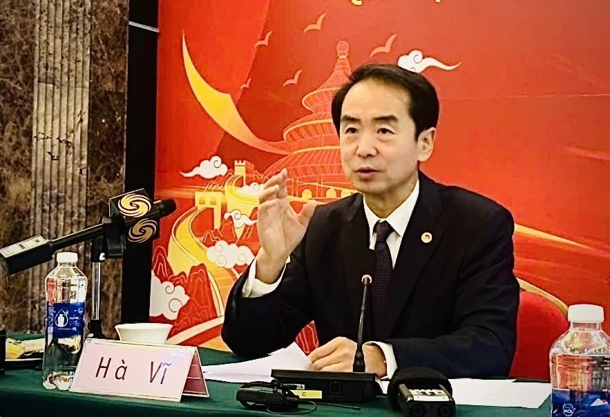 Chinese Ambassador to Vietnam He Wei speaks at a press briefing in Hanoi on December 29. (Photo: VNA)