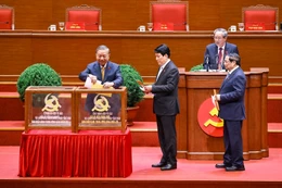 National Party Congress elects 14th-term Party Central Committee