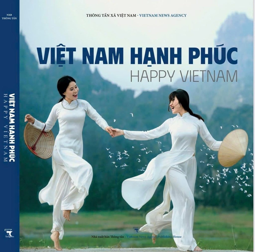 The cover page of Viet Nam hanh phuc (Happy Vietnam) book (Photo: VNA)
