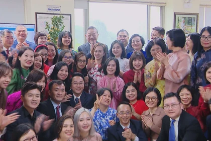 Party leader extends Lunar New Year greetings to Vietnam News Agency