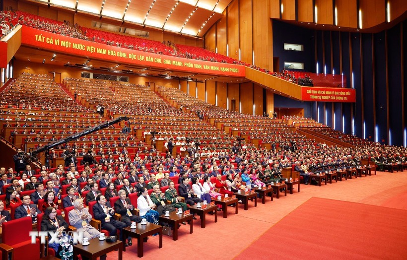 Delegates attend the closing session of the 14th National Congress of the Communist Party of Vietnam. (Photo: VNA)