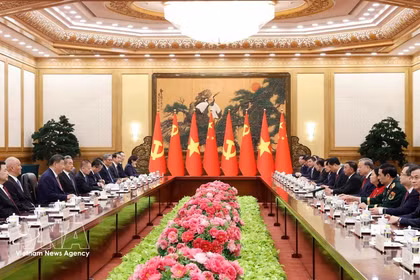 General Secretary and President of Vietnam holds talks with Chinese counterpart