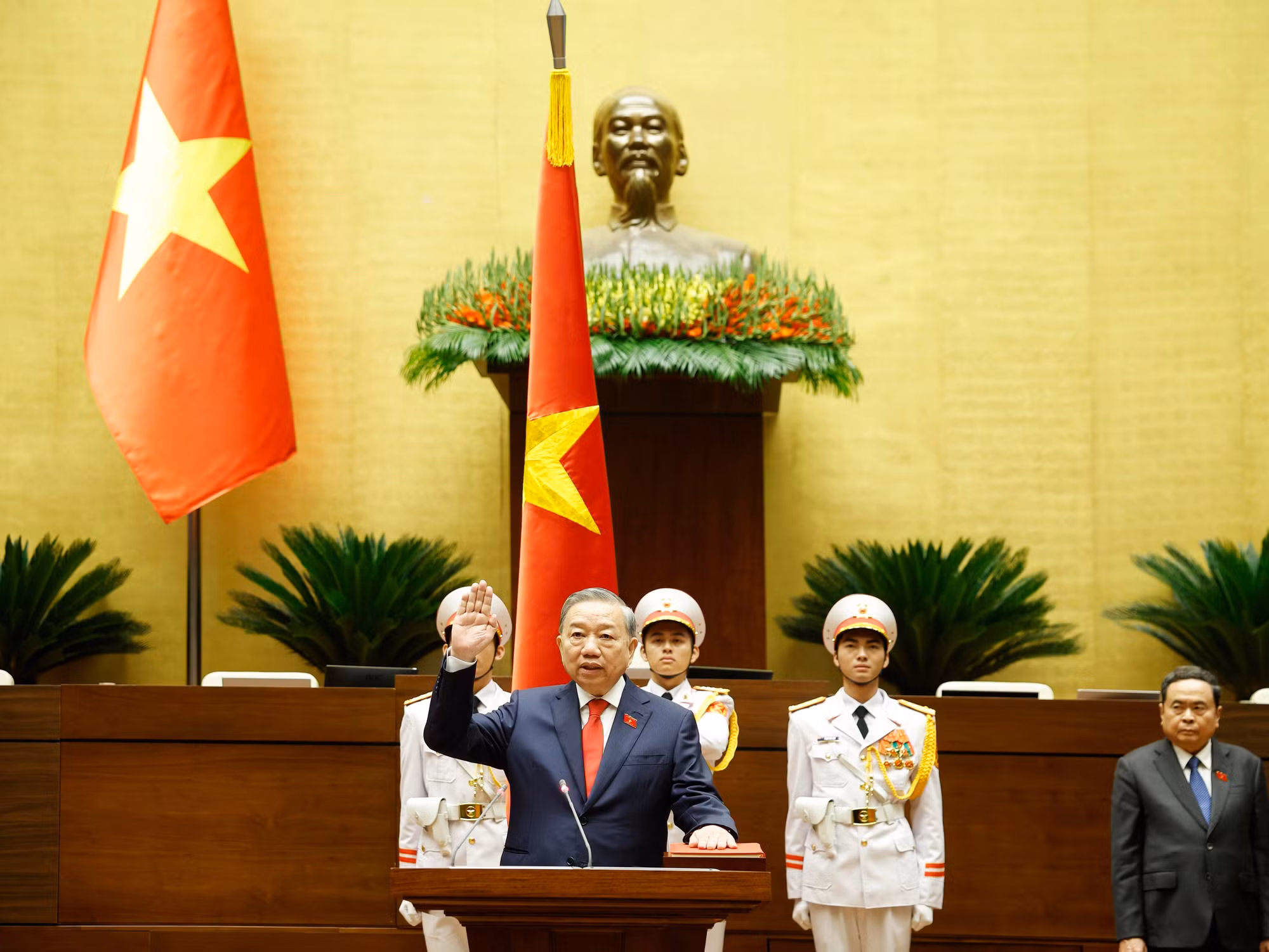nham-chuc-1.jpg