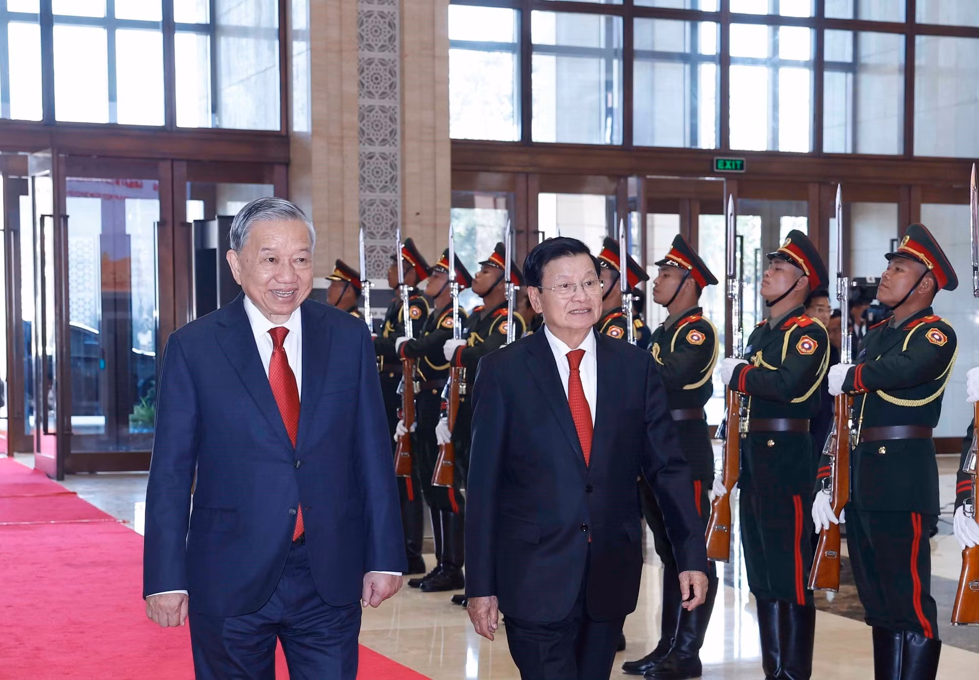 vna-potal-tong-bi-thu-to-lam-va-tong-bi-thu-chu-tich-nuoc-lao-chu-tri-hoi-nghi-thong-bao-ket-qua-dai-hoi-xiv-cua-dang-cong-san-viet-nam-8574668.jpg