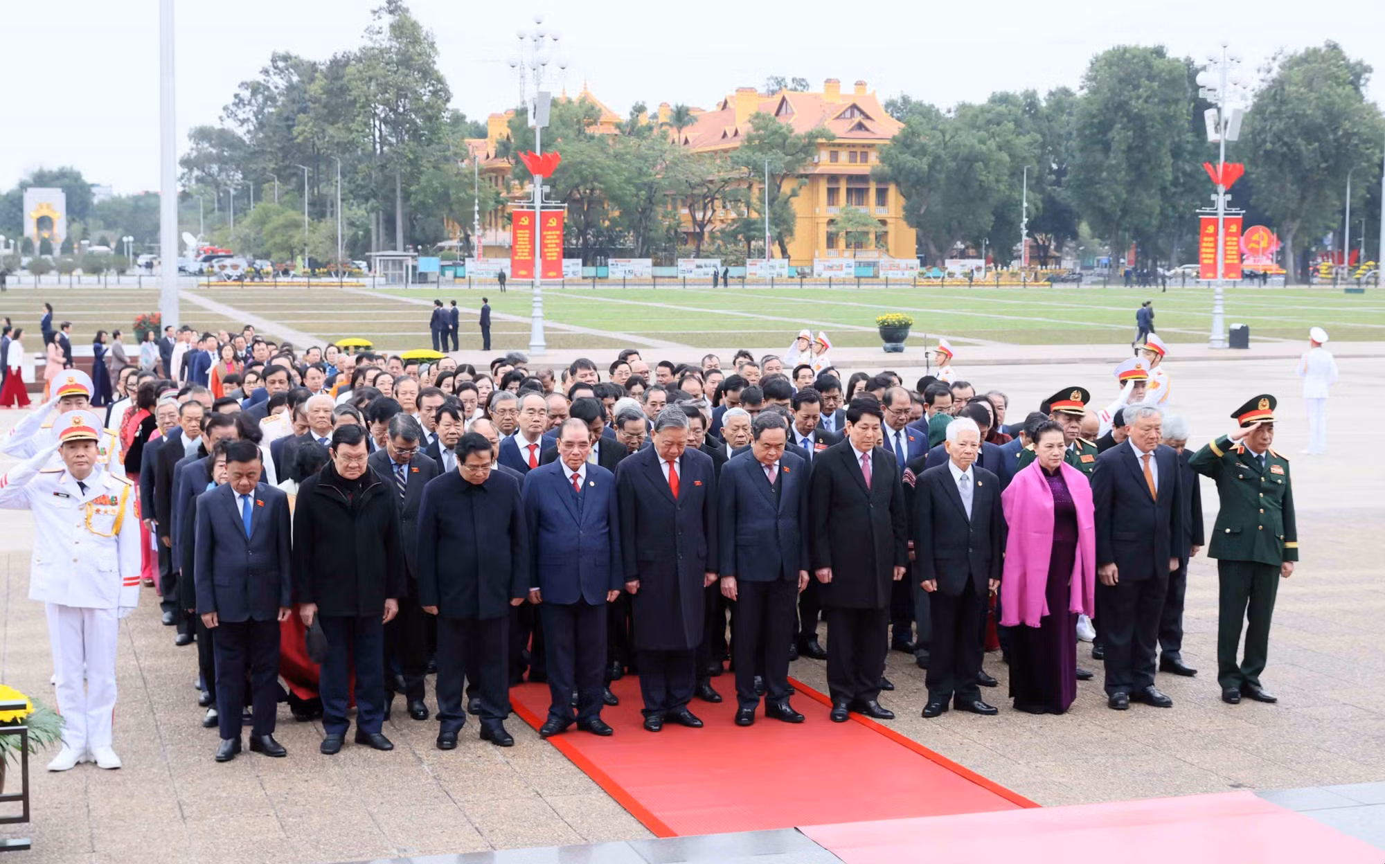 vna-potal-lanh-dao-dang-nha-nuoc-vieng-chu-tich-ho-chi-minh-nhan-ky-niem-80-nam-ngay-tong-tuyen-cu-dau-tien-bau-quoc-hoi-viet-nam-8513400.jpg