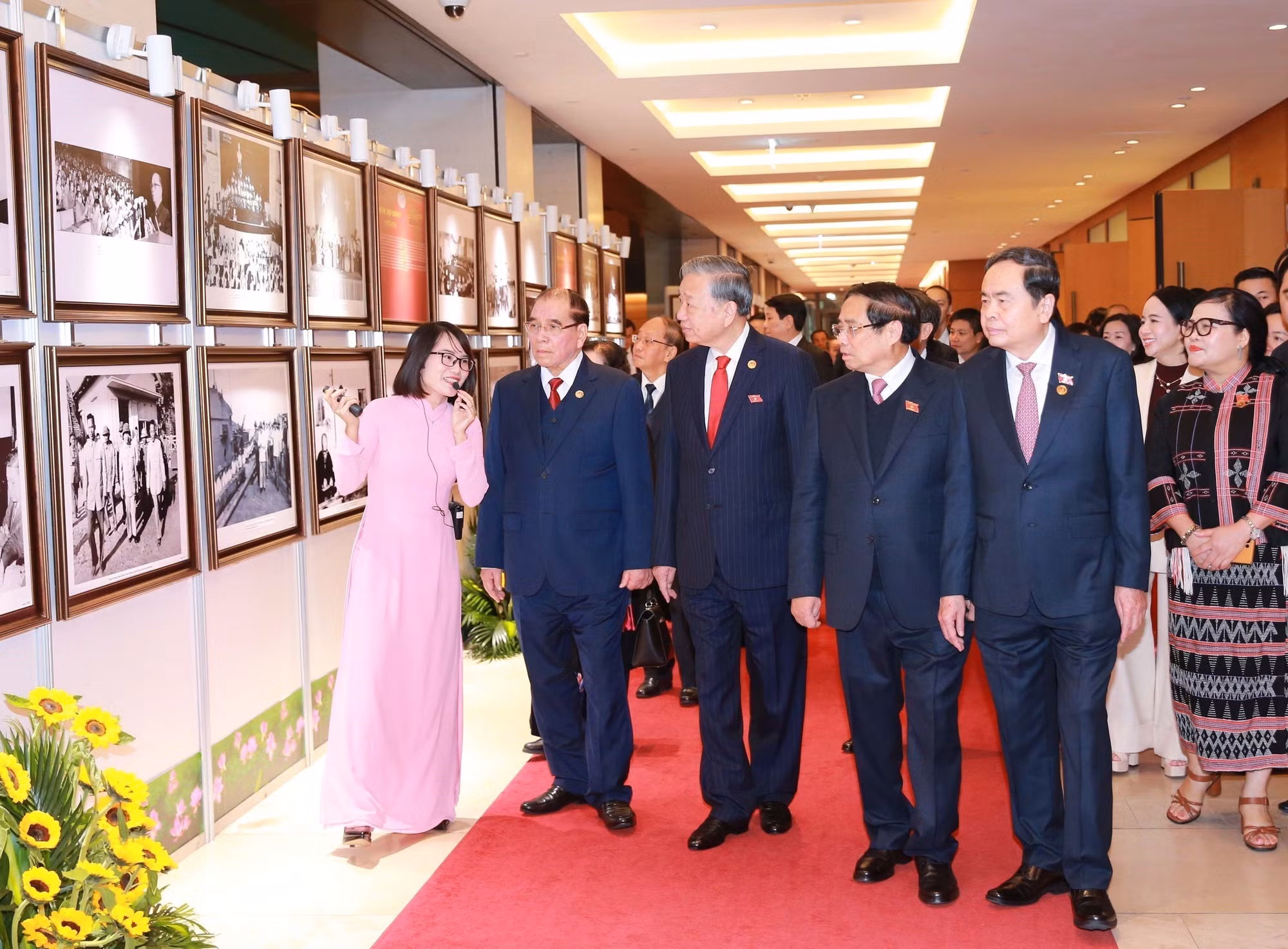 vna-potal-le-ky-niem-80-nam-ngay-tong-tuyen-cu-dau-tien-bau-quoc-hoi-viet-nam-8513429.jpg