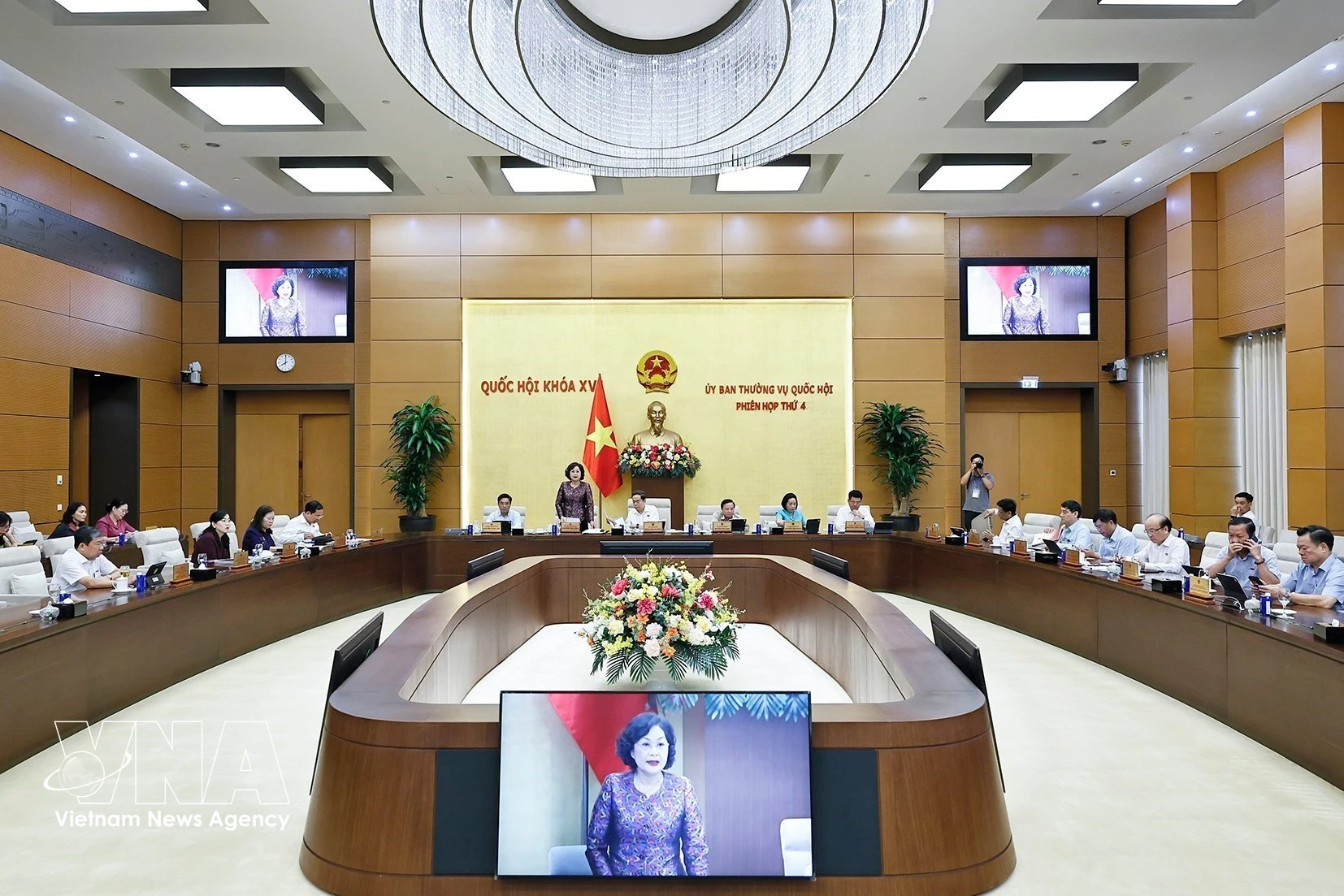 NA Vice Chairwoman Nguyen Thi Hong speaks at the session on July 14. (Photo: VNA)
