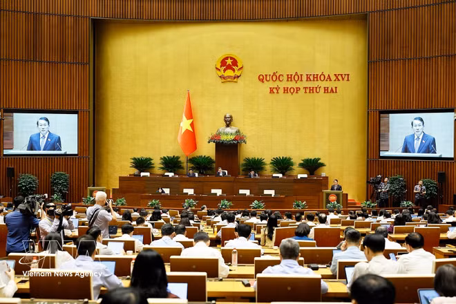 A plenary sitting of the 16th National Assembly's second session. (Photo: VNA)