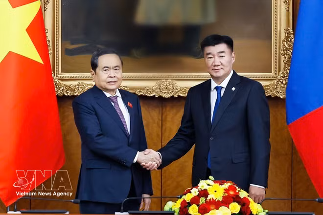 President of the Vietnamese National Assembly Tran Thanh Man (L) and Chairman of the State Great Hural of Mongolia Sandag Byambatsogt at their talks in Ulaanbaatar on September 10, 2026 (Photo: VNA)