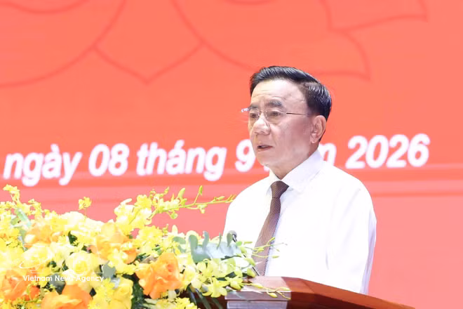 Politburo member and Standing Member of the CPV Central Committee’s Secretariat Tran Cam Tu speaks at the opening ceremony of the 2026-2027 academic year at the Ho Chi Minh National Academy of Politics on September 8. (Photo: VNA)