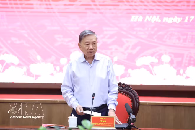 General Secretary of the Communist Party of Vietnam Central Committee and President To Lam speaks at the meeting held in Hanoi on September 17 to adopt a draft report on the results of the third inspection and supervision round of the Hanoi Party Committee’s Standing Board. (Photo: VNA)