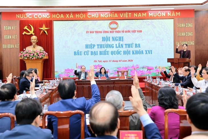 The Presidium of the Vietnam Fatherland Front (VFF) Central Committee convenes its third consultative conference in Hanoi on February 11. (Photo: tuoitre.vn)