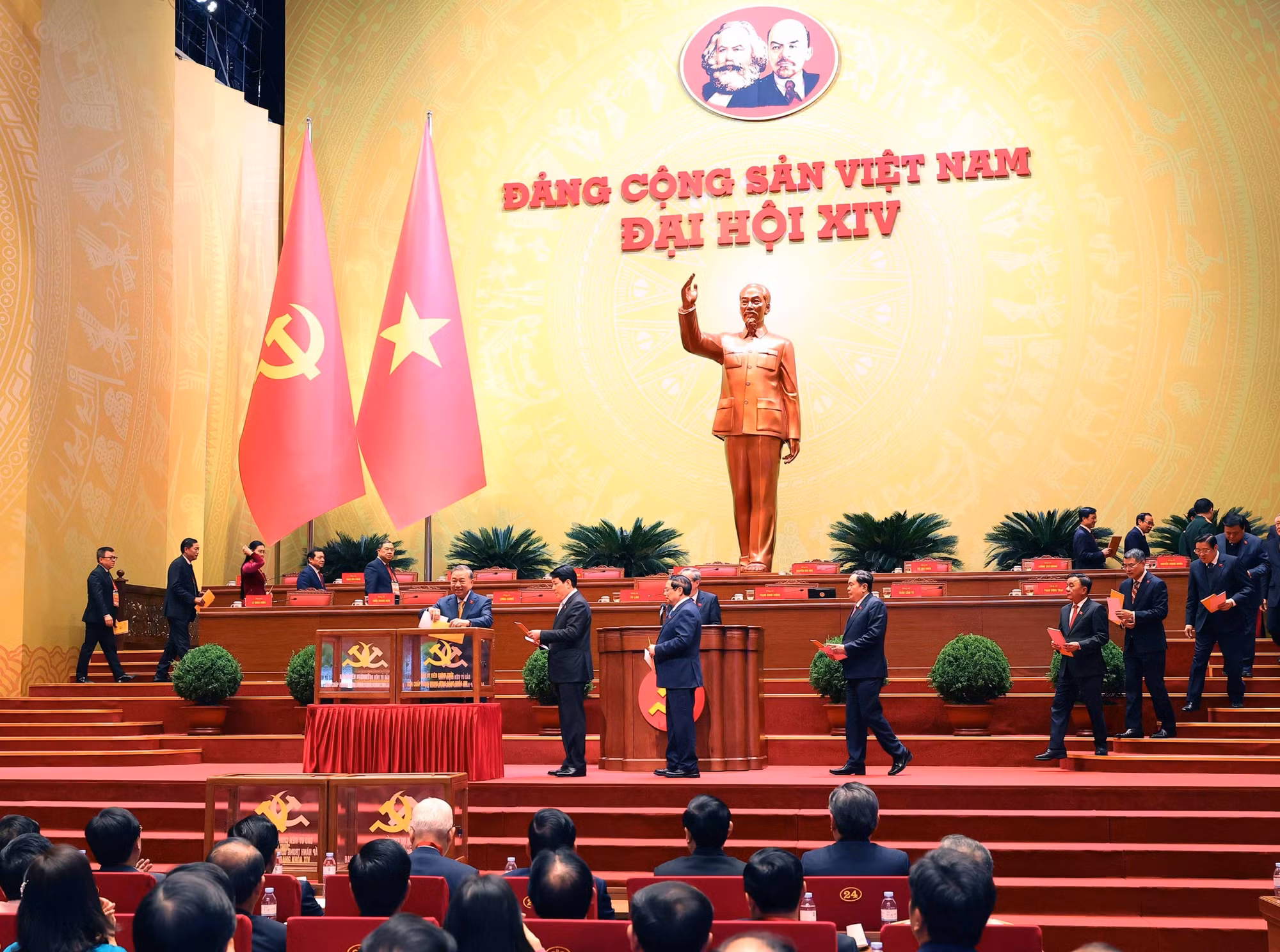 vna-potal-dai-hoi-xiv-cua-dang-bau-ban-chap-hanh-trung-uong-khoa-xiv-8546152.jpg