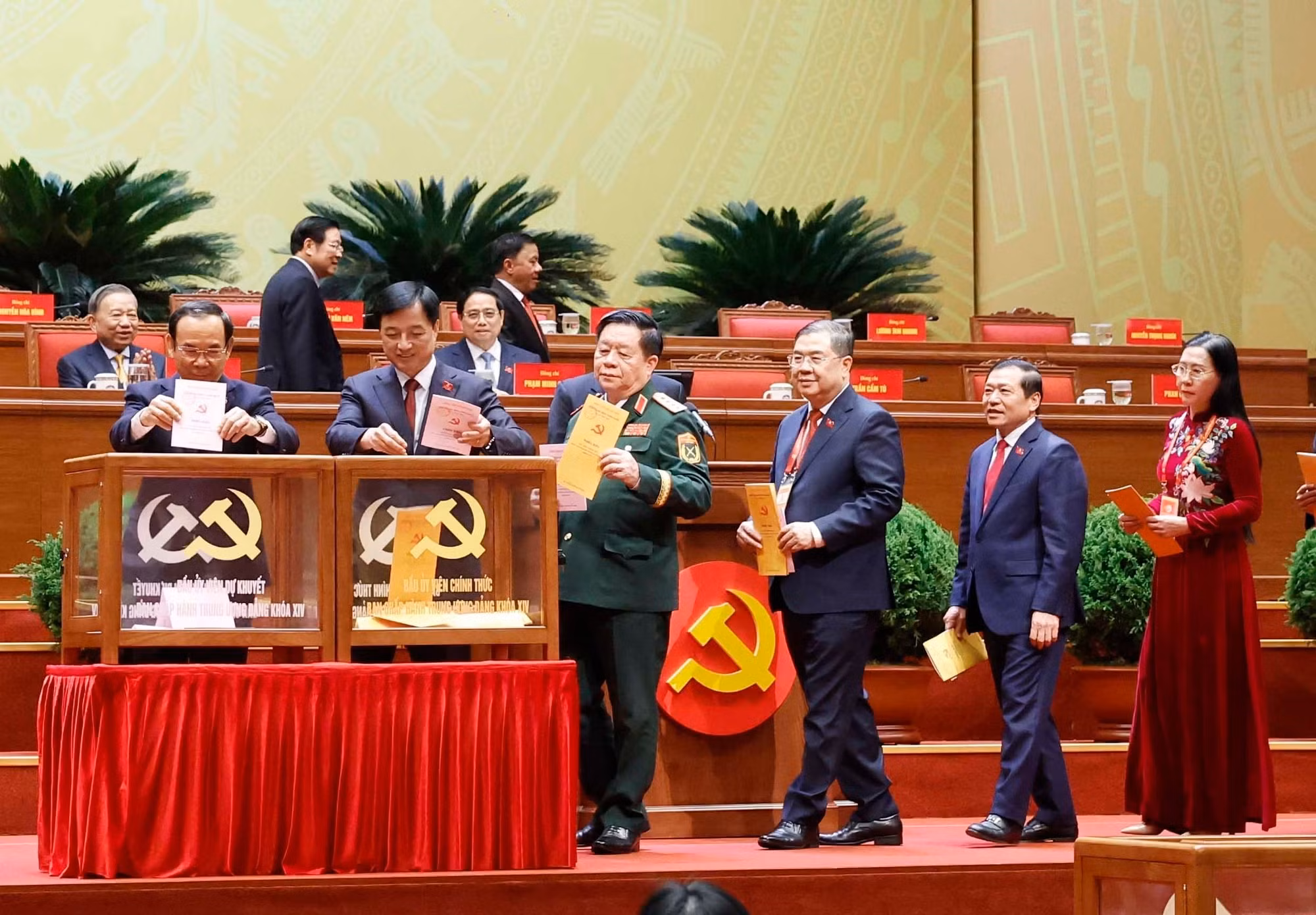 vna-potal-dai-hoi-xiv-cua-dang-bau-ban-chap-hanh-trung-uong-khoa-xiv-8546205.jpg