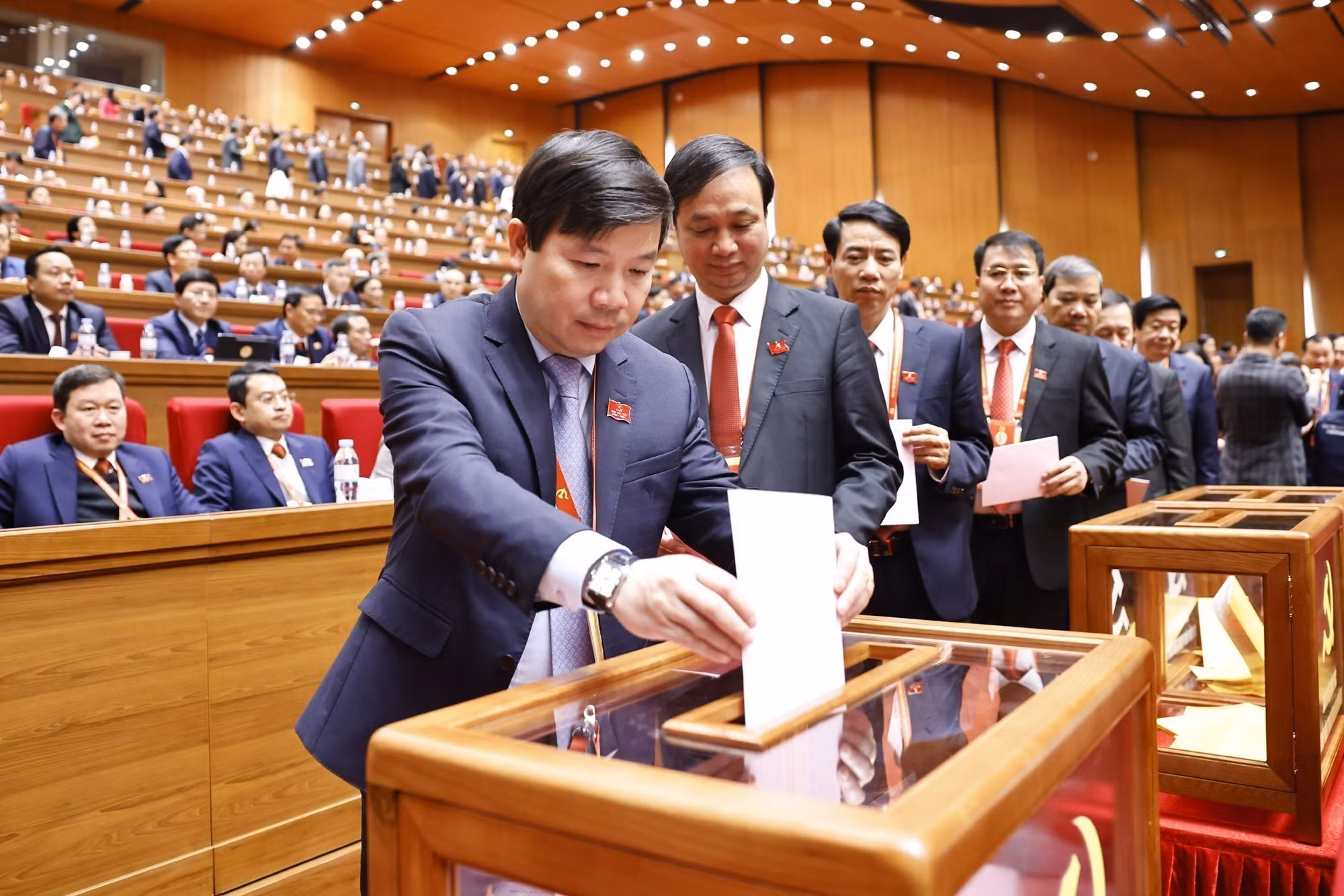 vna-potal-dai-hoi-xiv-cua-dang-bau-ban-chap-hanh-trung-uong-khoa-xiv-8546241.jpg