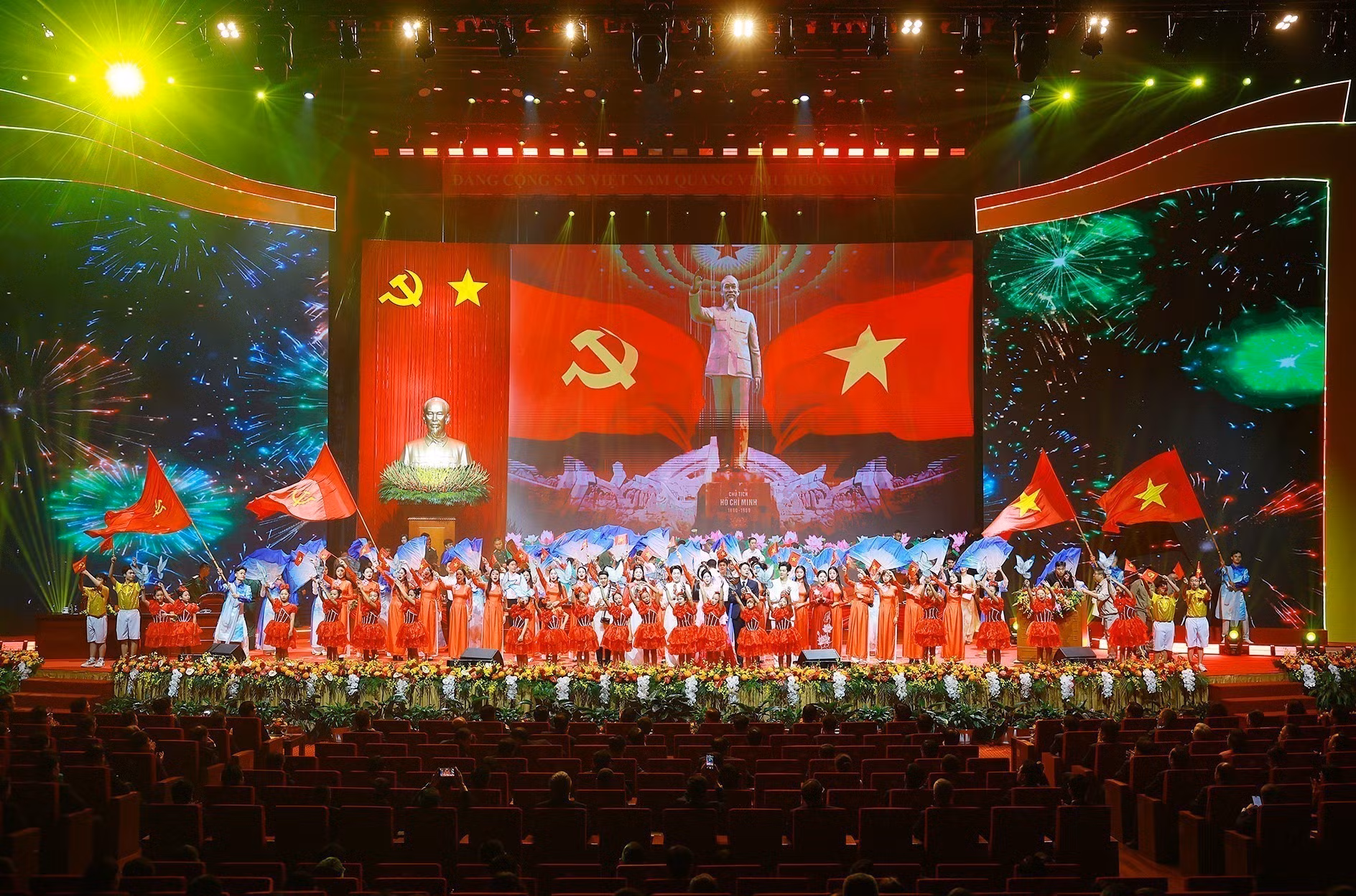 vna-potal-phien-tru-bi-dai-hoi-dai-bieu-dang-bo-chinh-phu-lan-thu-nhat-nhiem-ky-2025-2030-8333643.jpg