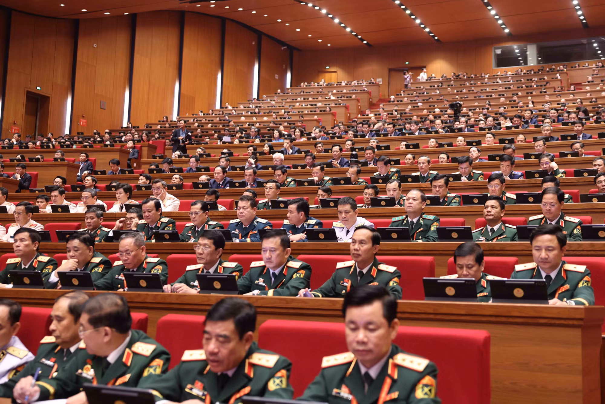vna-potal-phien-hop-tru-bi-dai-hoi-dang-toan-quoc-lan-thu-xiv-8538050.jpg