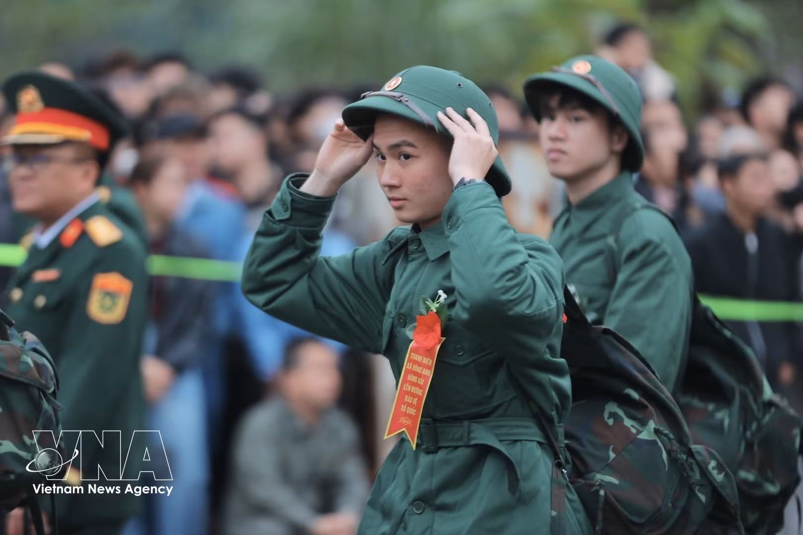 vnanet-02-le-giao-nhan-quan-cua-cac-xa-phuong-nam-2026-tai-ha-noi-8619344.jpg