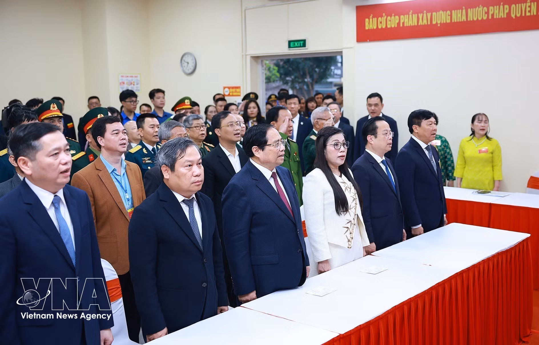 vnanet-thu-tuong-pham-minh-chinh-bau-cu-tai-phuong-tay-ho-ha-noi-8641215.jpg