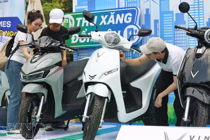 Hanoi proposes subsidies to accelerate shift to electric vehicles