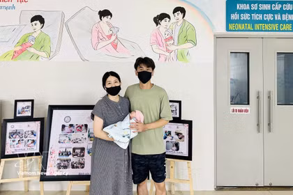 Da Nang hospital saves 720-gram premature baby born to Singaporean tourists