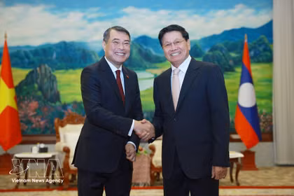 Vietnamese Prime Minister meets with top Lao leader in Vientiane 