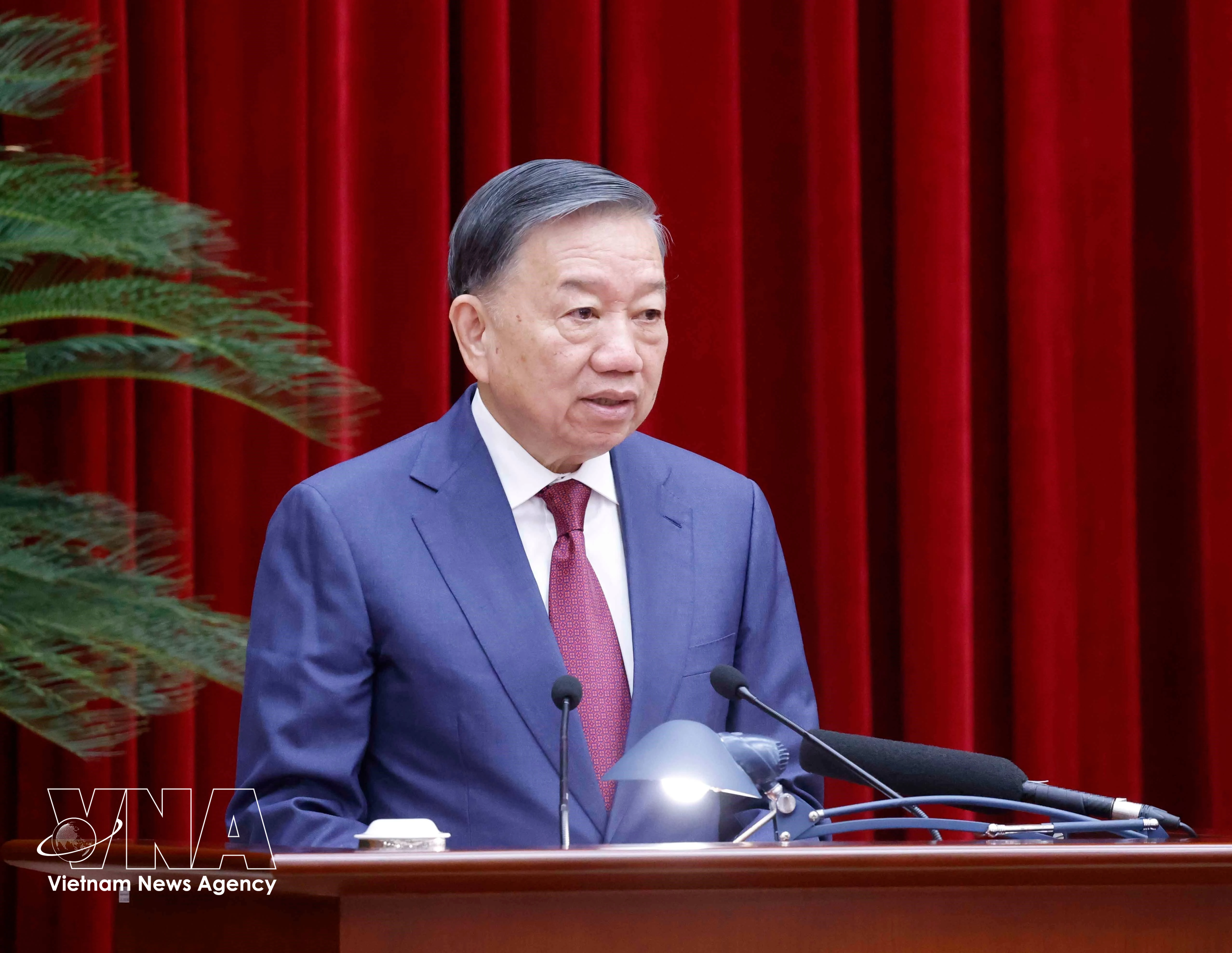Party General Secretary and State President To Lam delivers the opening remarks at the third plenum of the 14th Party Central Committee on July 20. (Photo: VNA)
