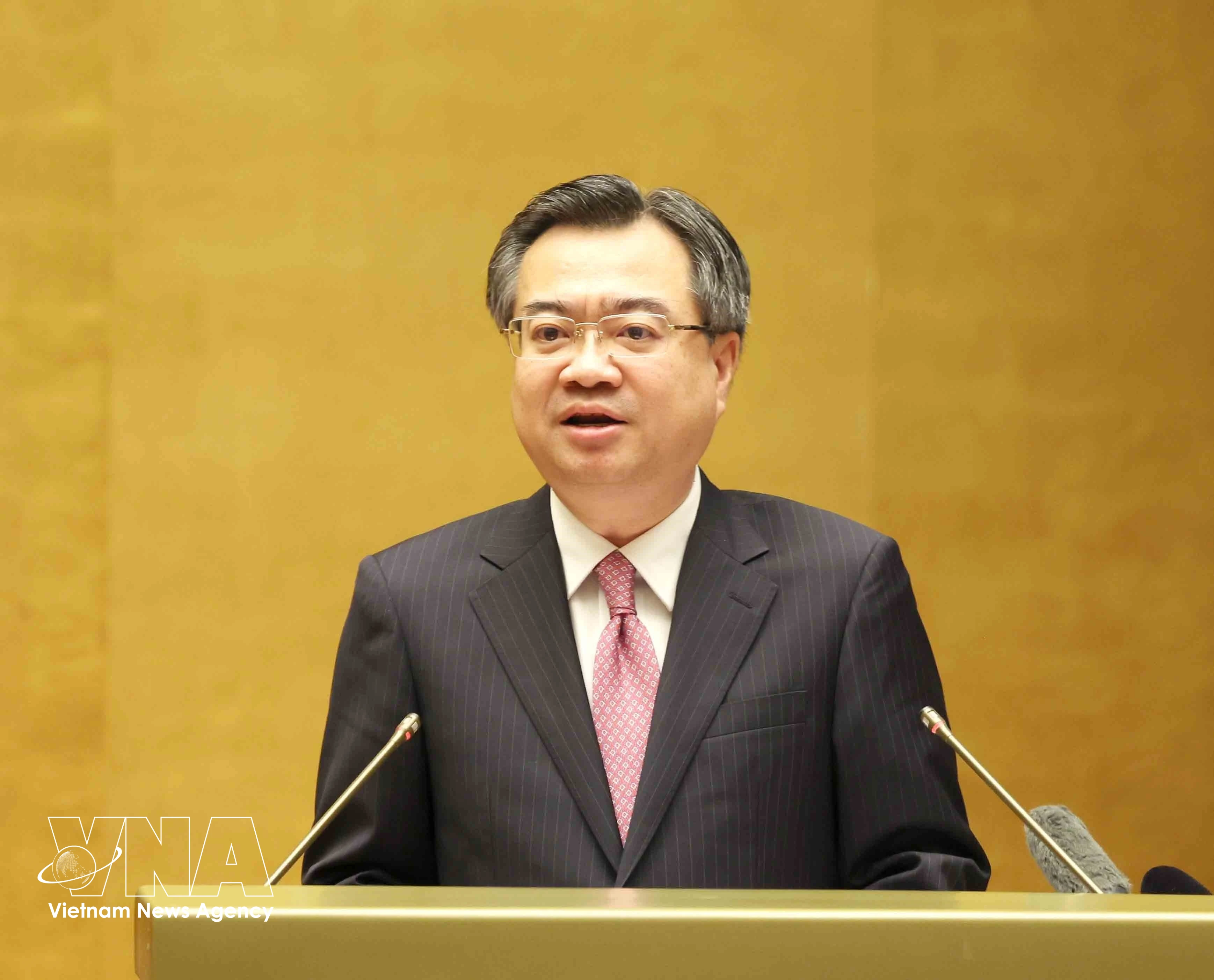 Politburo member, Secretary of the Party Central Committee, Chairman of the Party Central Committee's Commission for Policies and Strategies Nguyen Thanh Nghi speaks at the national conference to disseminate and implement resolutions adopted at the third plenum of the 14th Party Central Committee on July 29. (Photo: VNA)
