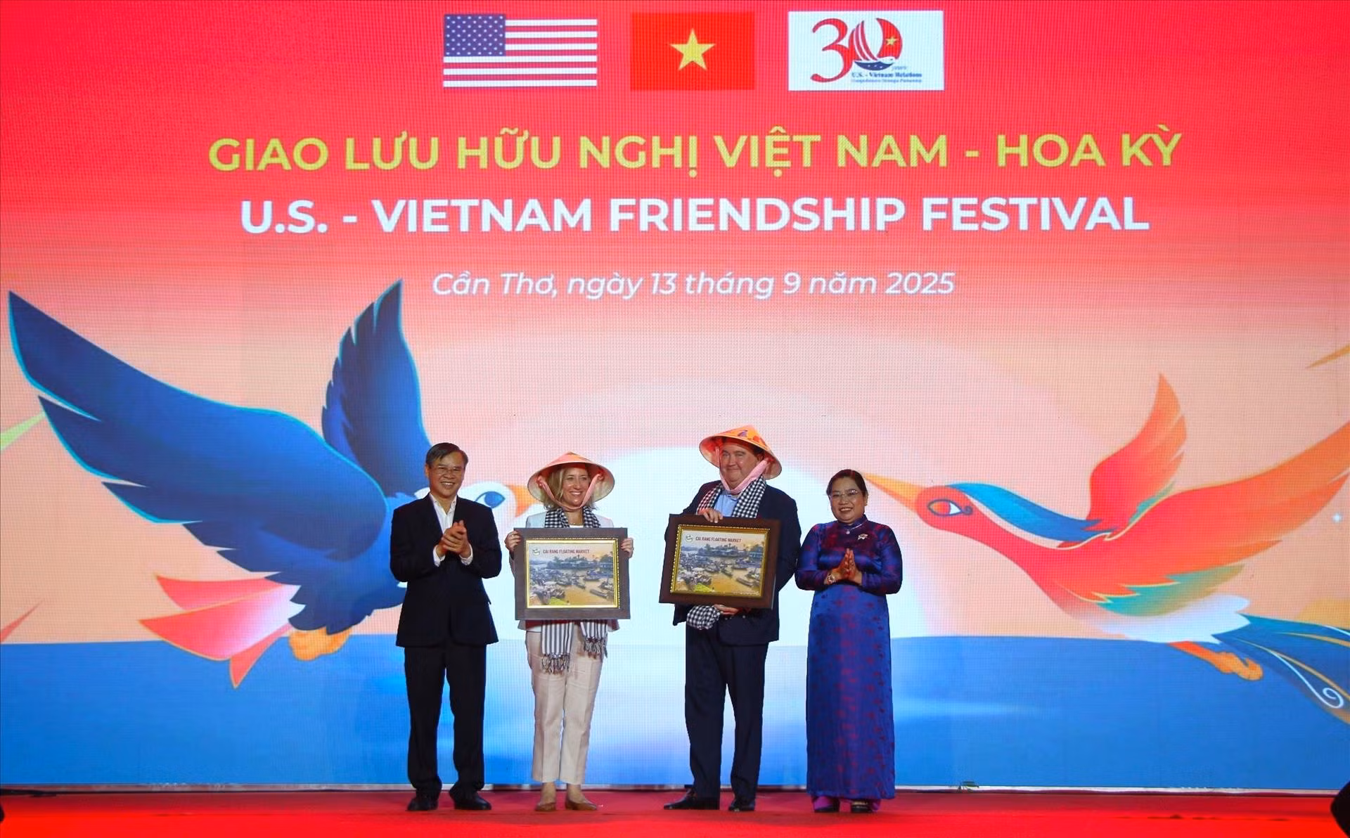 vna-potal-chuong-trinh-giao-luu-huu-nghi-viet-nam-hoa-ky-827368014-0-9-32.jpg