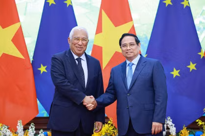 Prime Minister Pham Minh Chinh (R) meets with President of the European Council (EC) António Costa in Hanoi on January 29. (Photo: VNA)